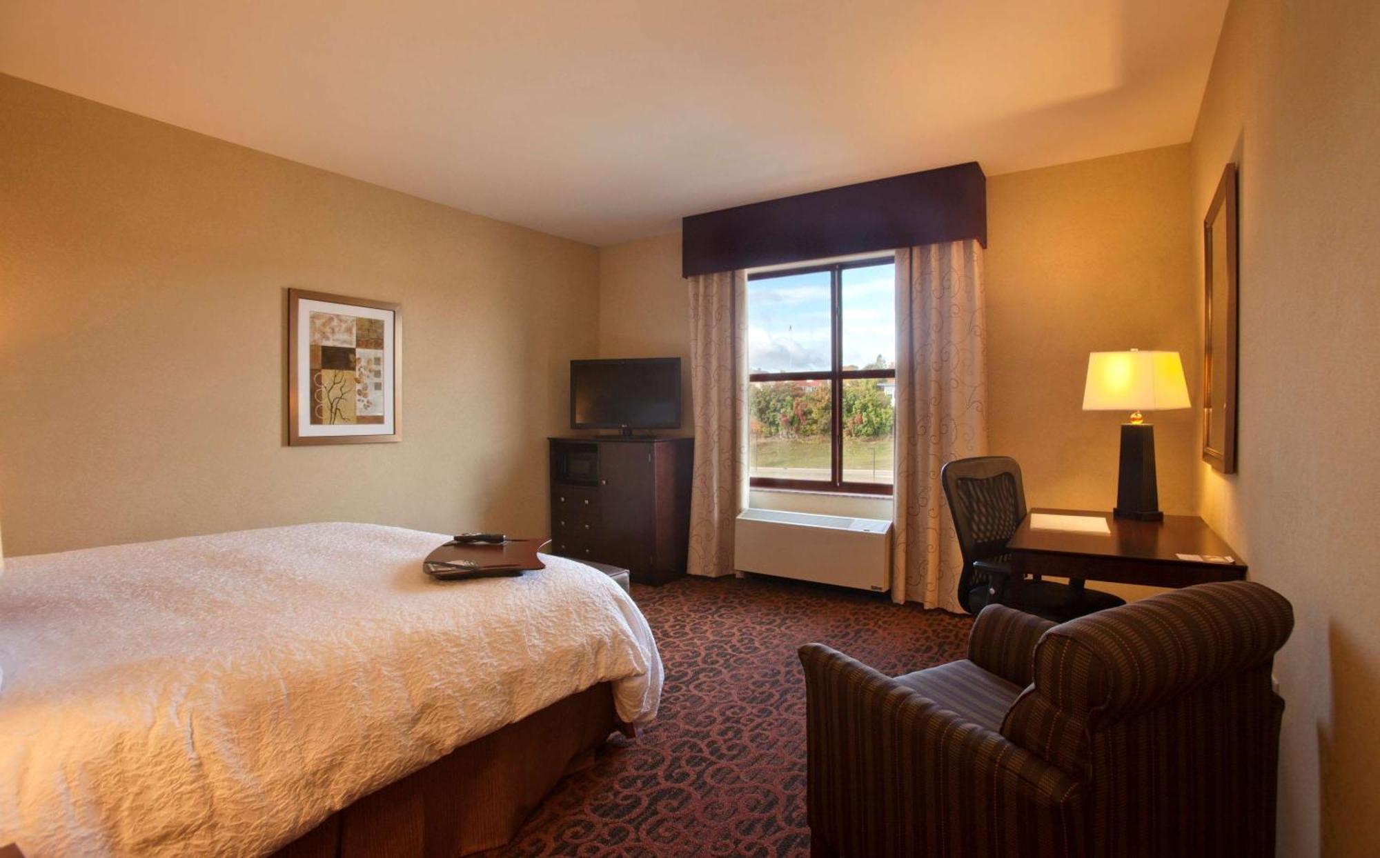 Hampton Inn Marquette-Waterfront מראה חיצוני תמונה