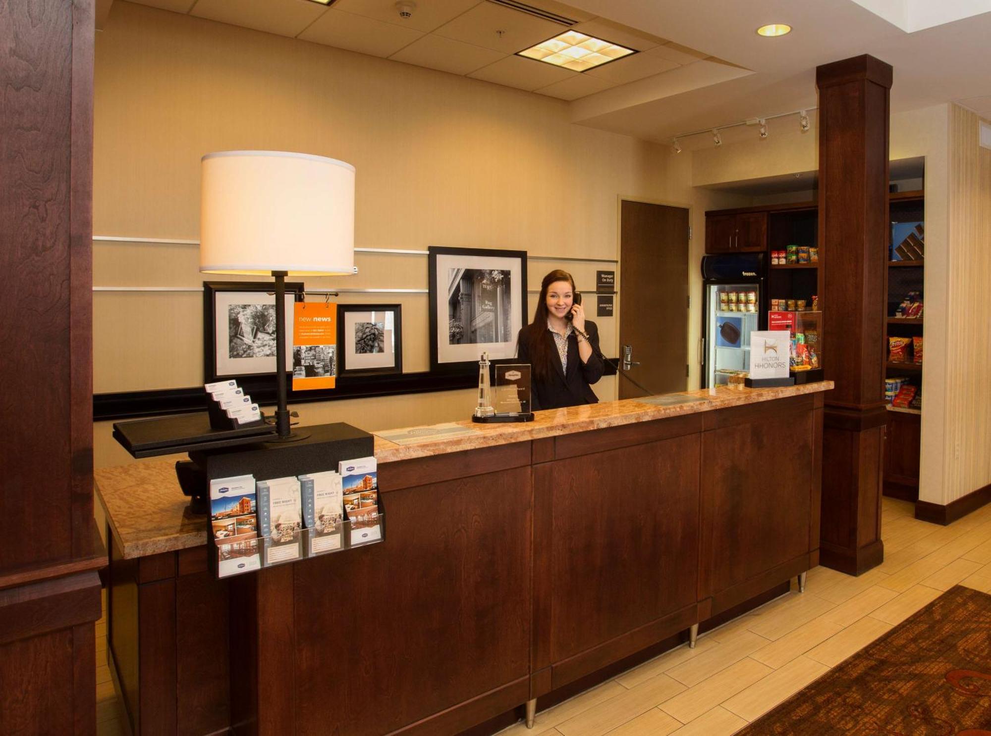 Hampton Inn Marquette-Waterfront מראה חיצוני תמונה
