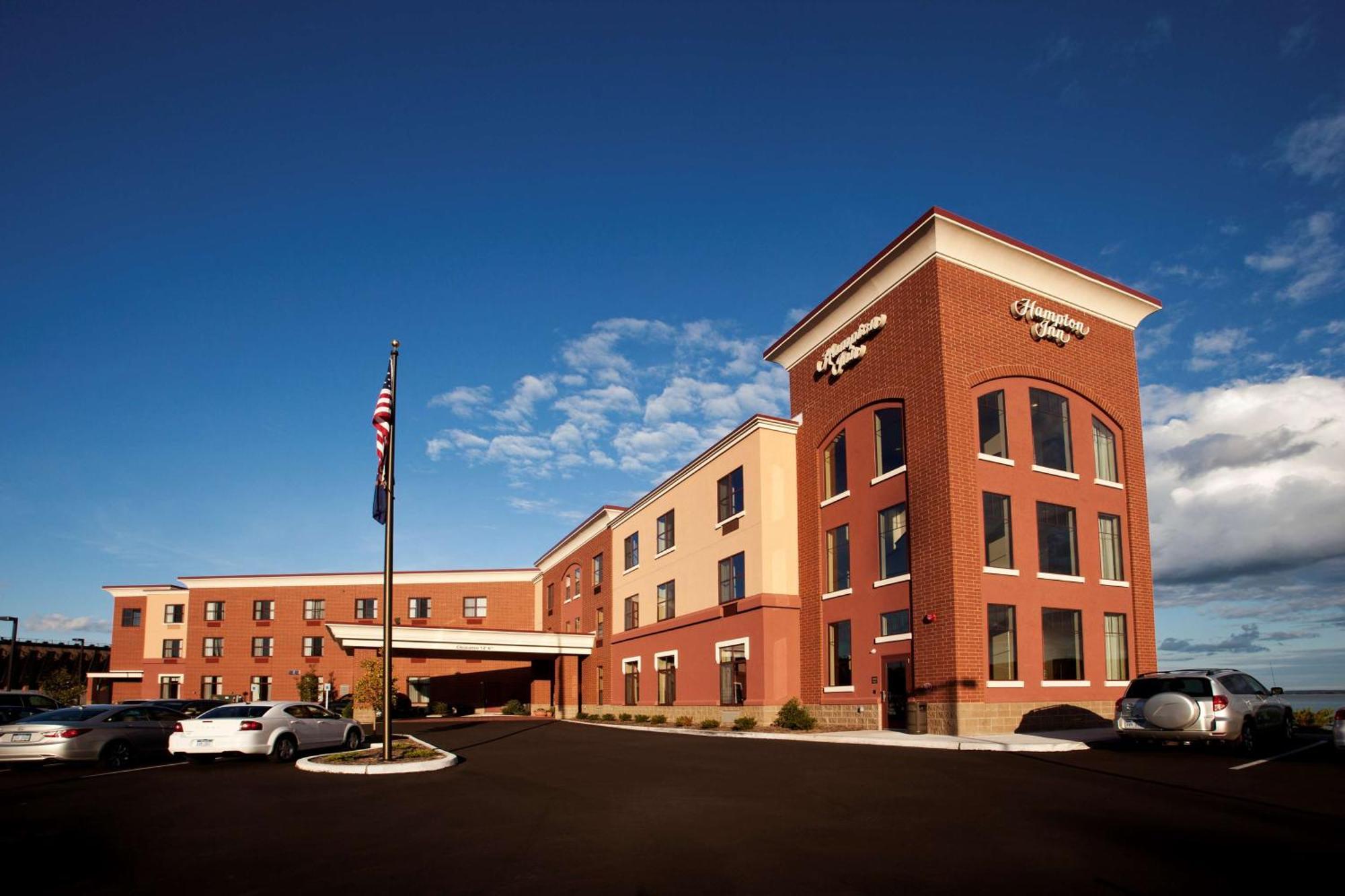 Hampton Inn Marquette-Waterfront מראה חיצוני תמונה